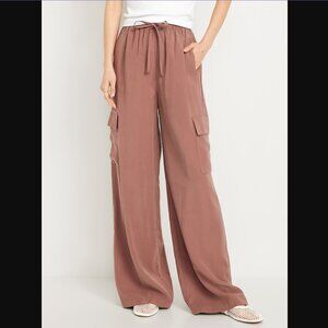 Old Navy Extra High-Waisted Drapey Cargo Super Wide-Leg Pants Warm Taupe